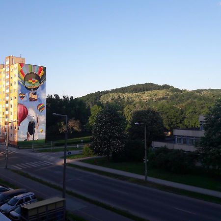 Studio 18 Apartman Kazincbarcika Esterno foto
