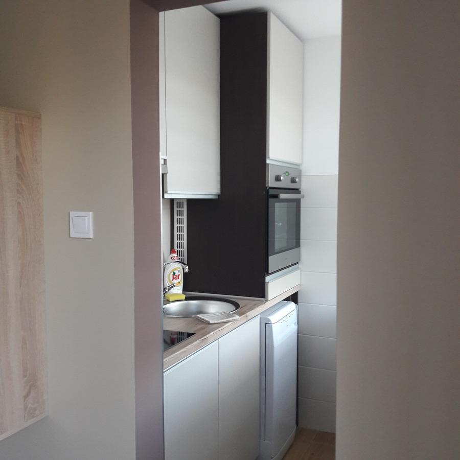 Studio 18 Apartman Kazincbarcika Esterno foto