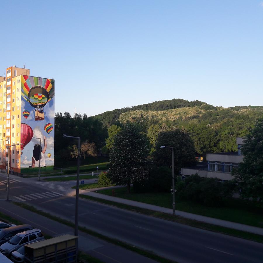Studio 18 Apartman Kazincbarcika Esterno foto