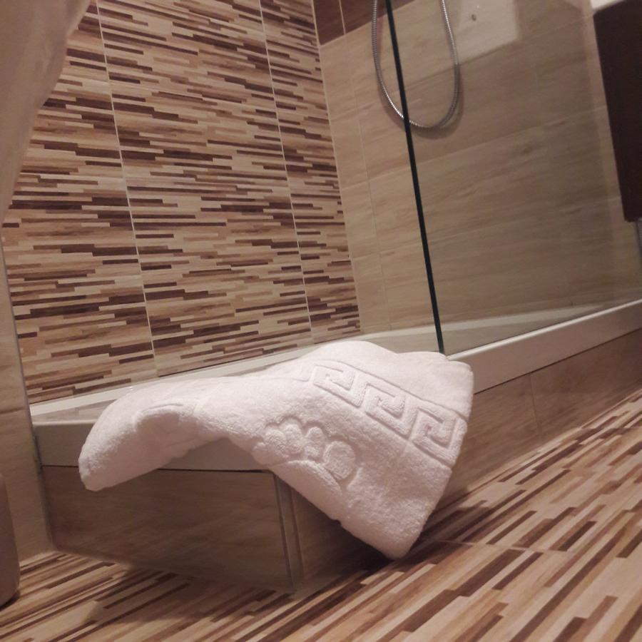 Studio 18 Apartman Kazincbarcika Esterno foto